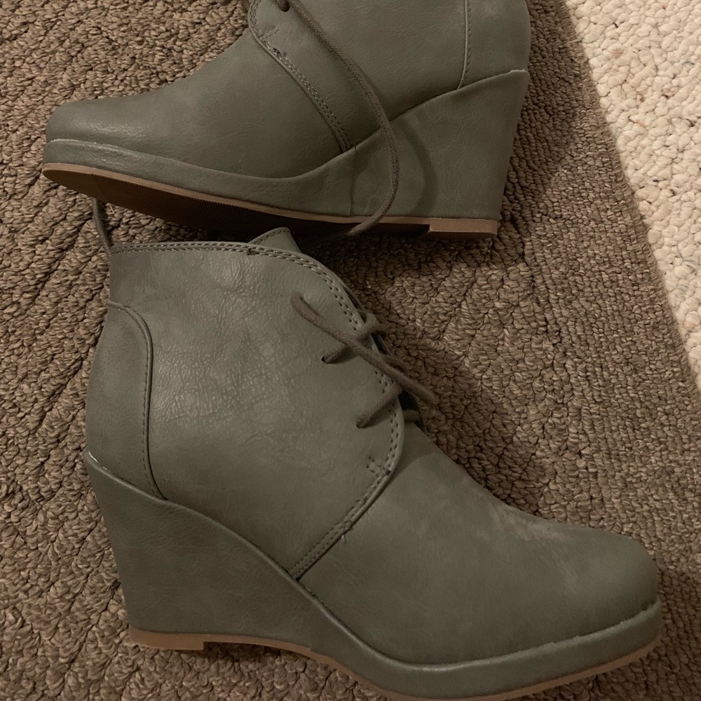 Grey lace up Wedges